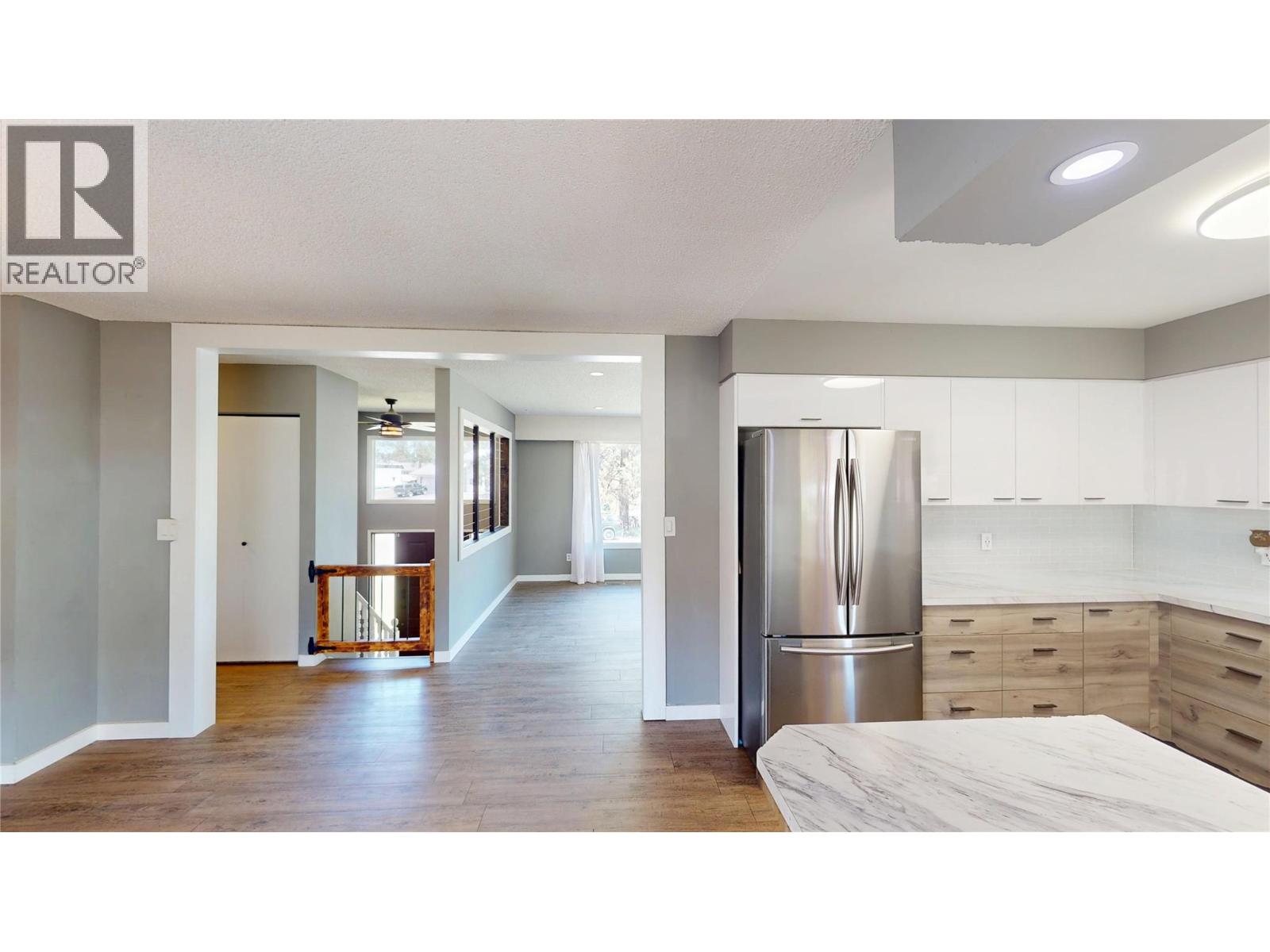 533 WOODLAND Drive NW, Cranbrook