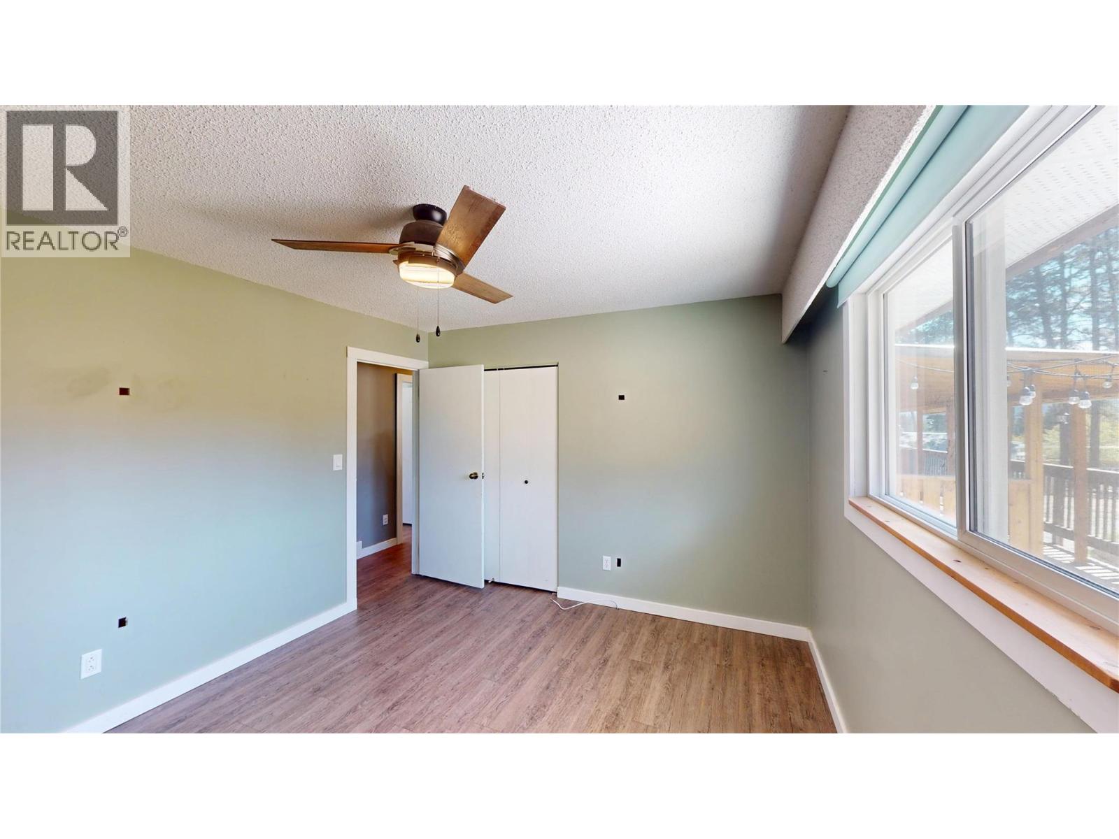 533 WOODLAND Drive NW, Cranbrook