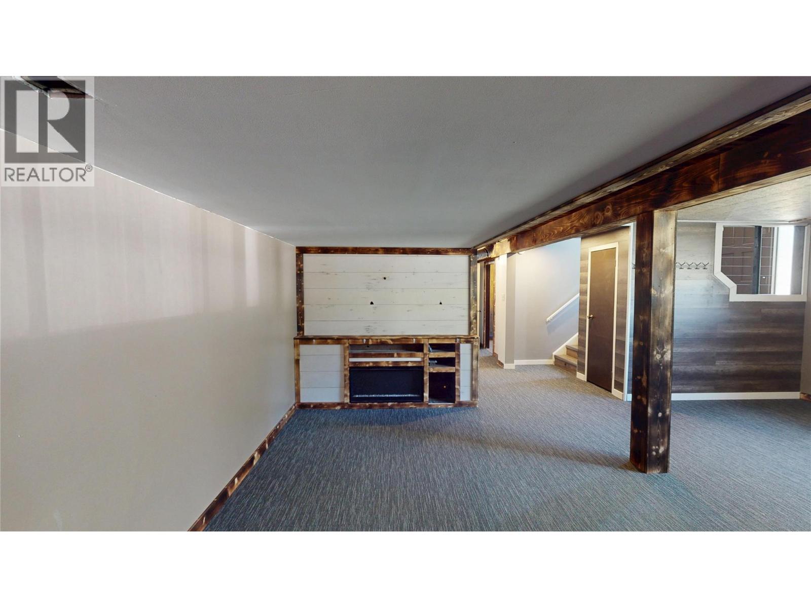 533 WOODLAND Drive NW, Cranbrook