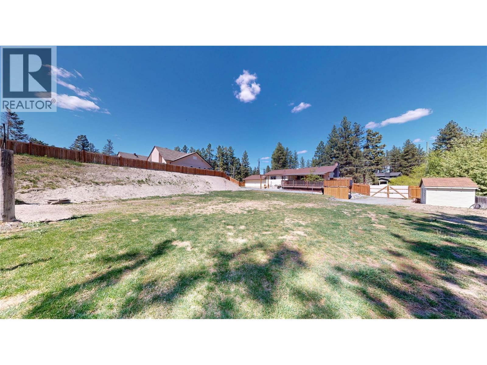 533 WOODLAND Drive NW, Cranbrook