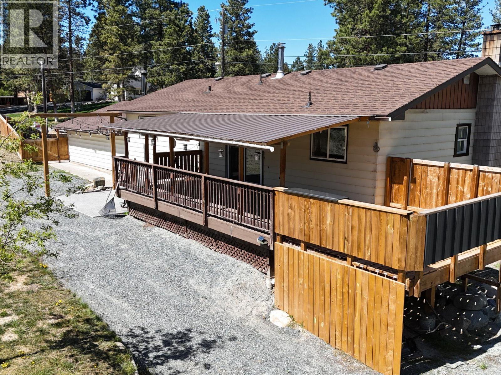533 WOODLAND Drive NW, Cranbrook