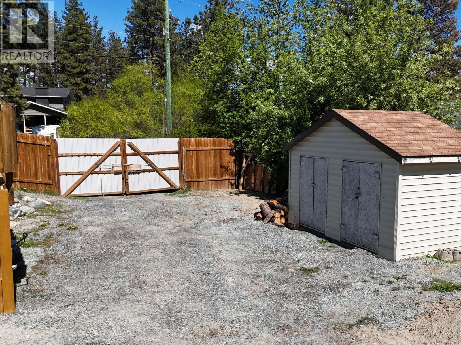 533 WOODLAND Drive NW, Cranbrook