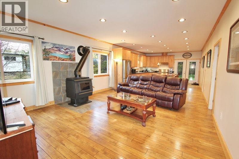 1262 WILLIAMS STREET - Photo 5 of 31, Masset, British Columbia