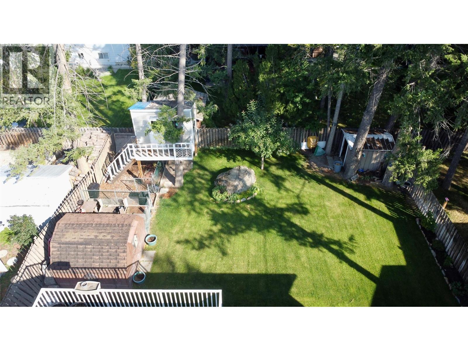 2712 2A Street S, Cranbrook