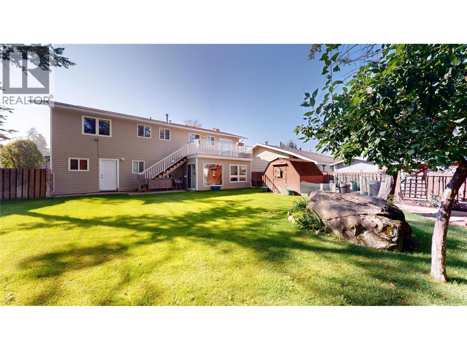 2712 2A Street S, Cranbrook