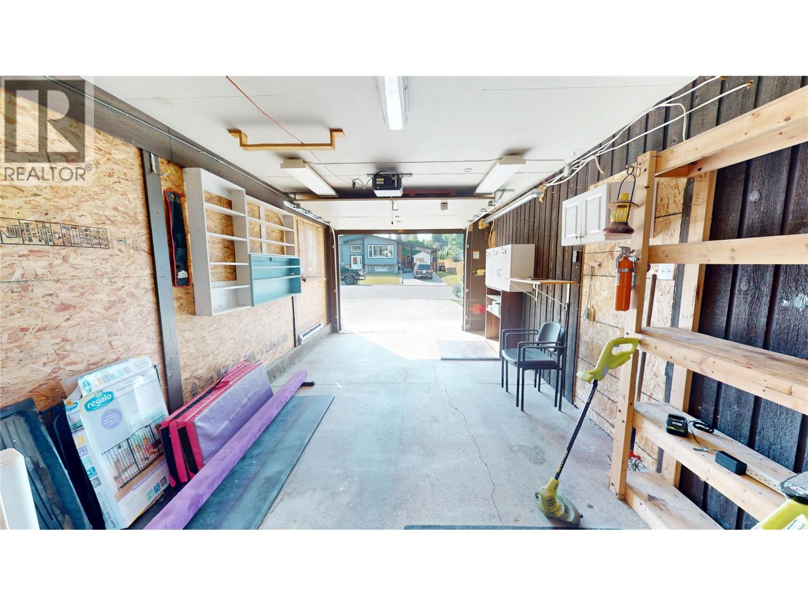 2712 2A Street S, Cranbrook