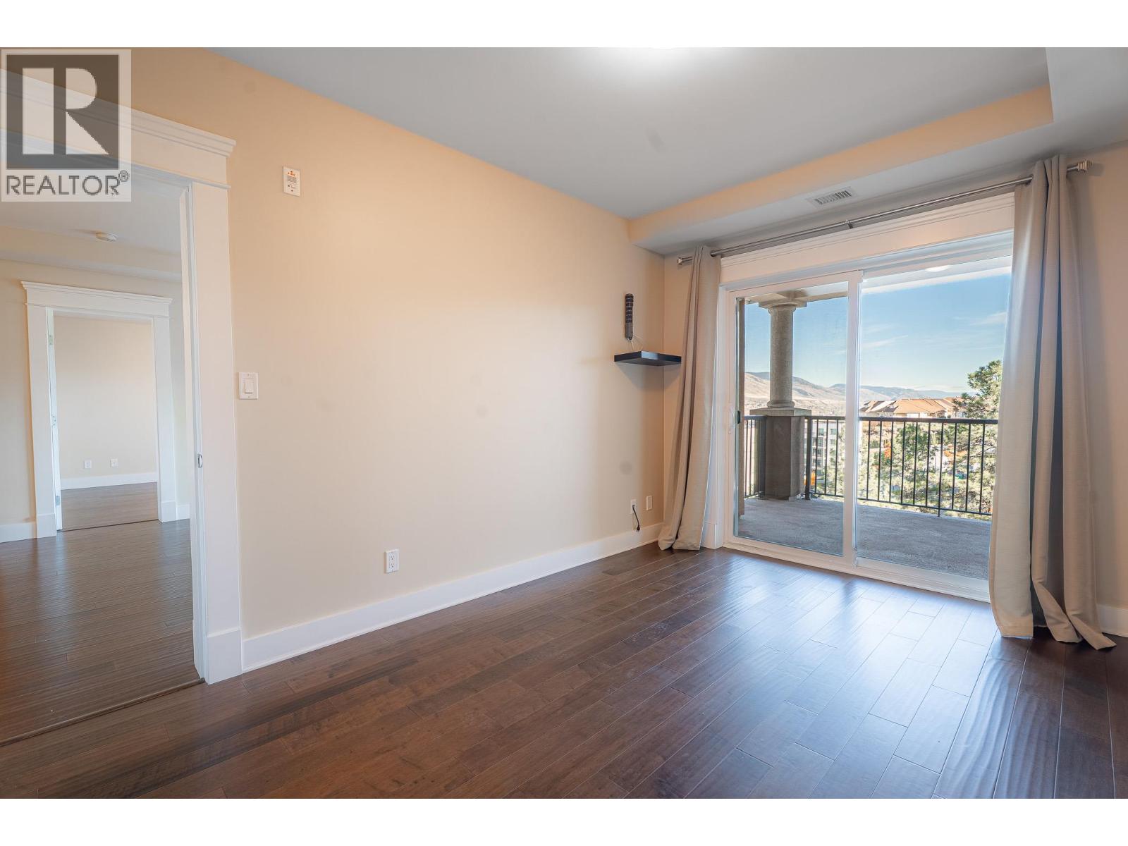 #504 975 VICTORIA W Street - 17