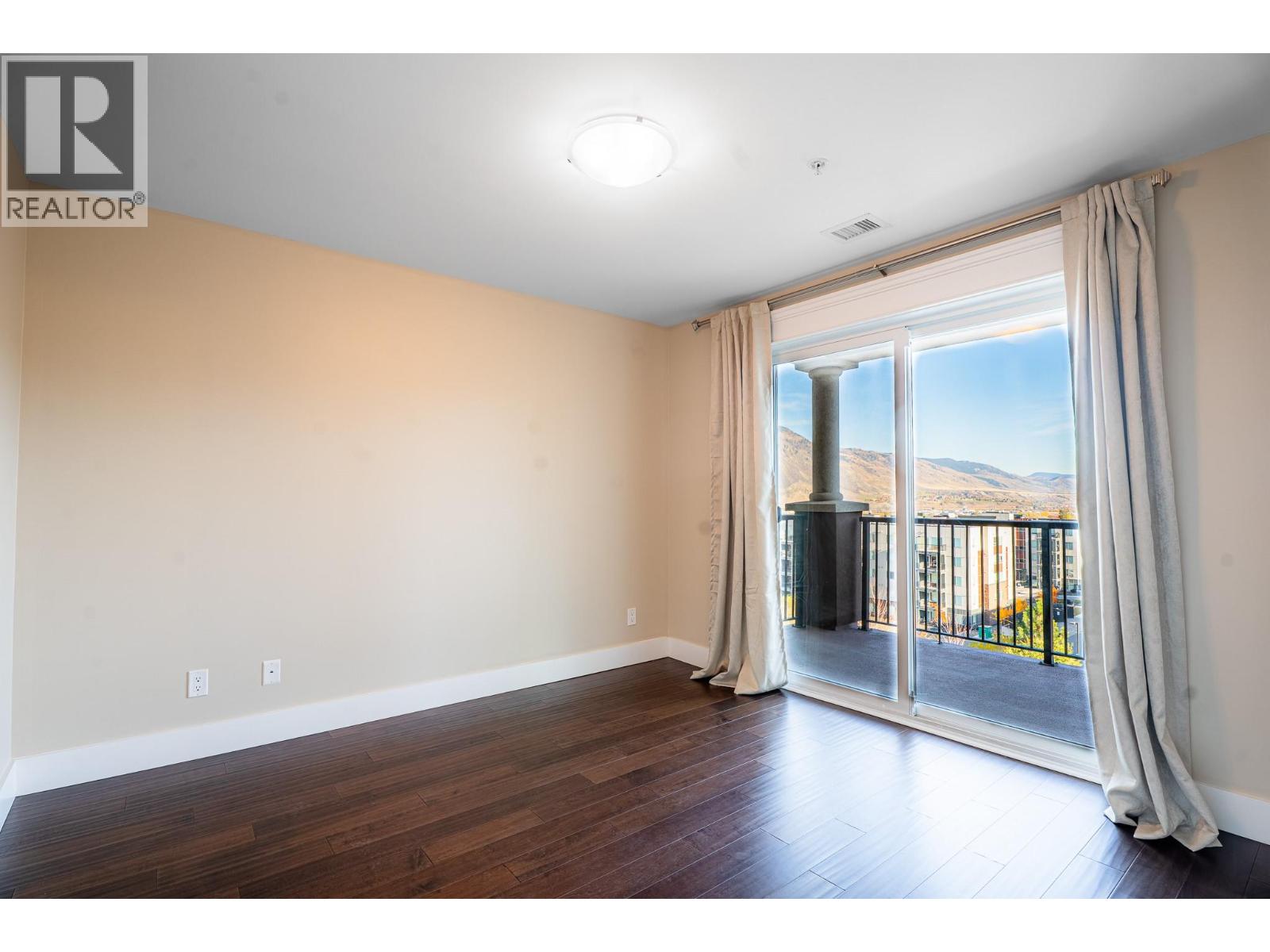 #504 975 VICTORIA  W STREET - 15