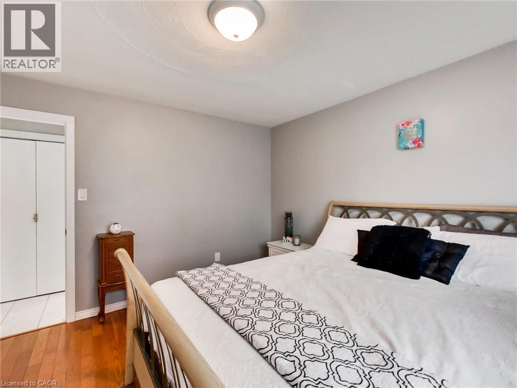 18 PAVAROTTI COURT - 28