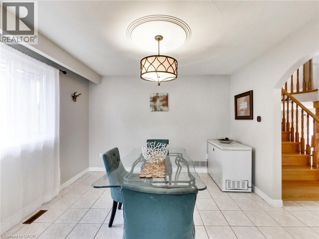 18 PAVAROTTI COURT - 9