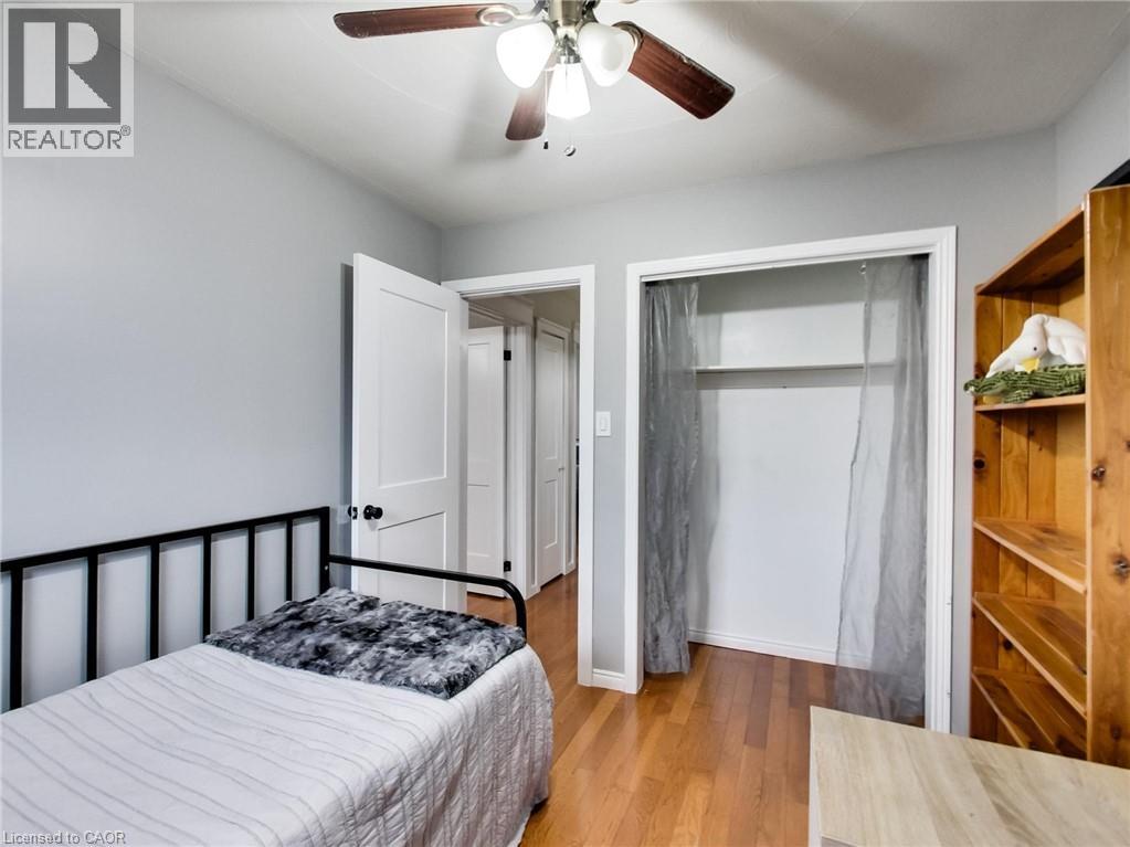 18 PAVAROTTI COURT - 23