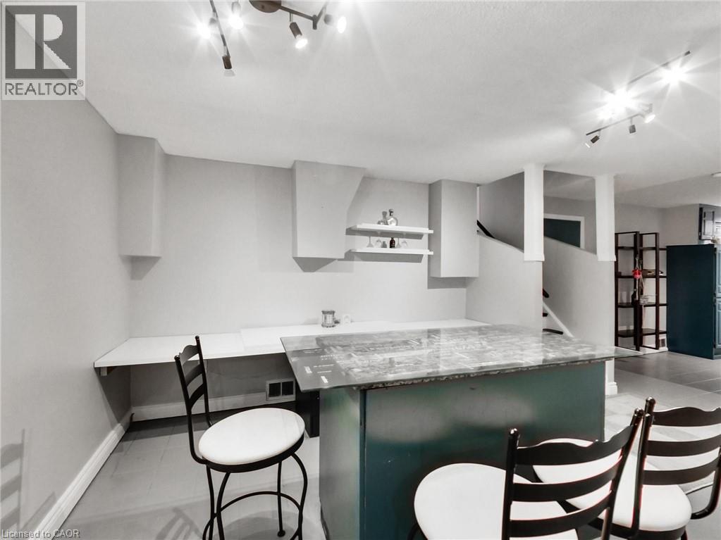18 PAVAROTTI COURT - 32
