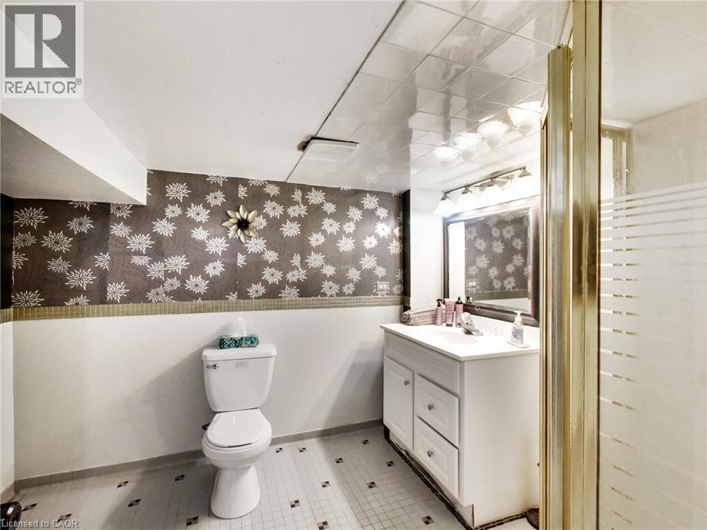 18 PAVAROTTI COURT - 39