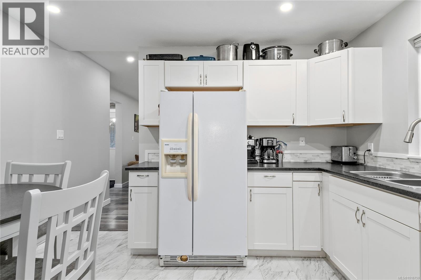 876 Springbok Rd, Campbell River