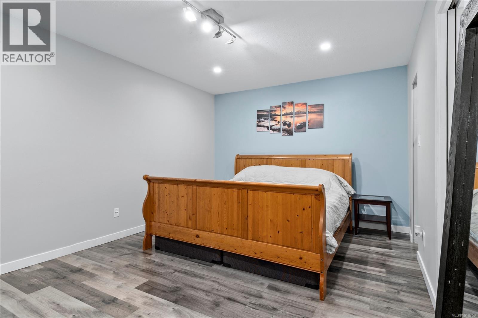 876 Springbok Rd, Campbell River