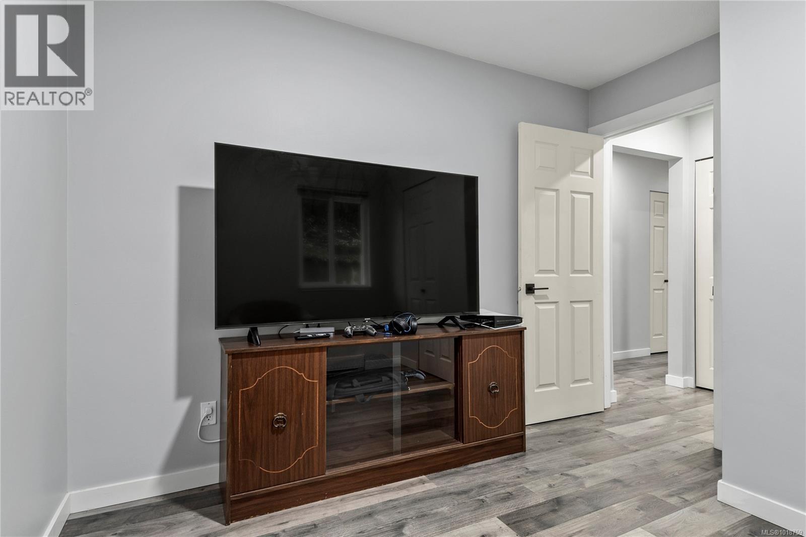 876 Springbok Rd, Campbell River