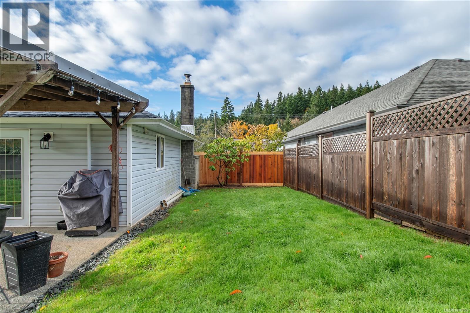 876 Springbok Rd, Campbell River