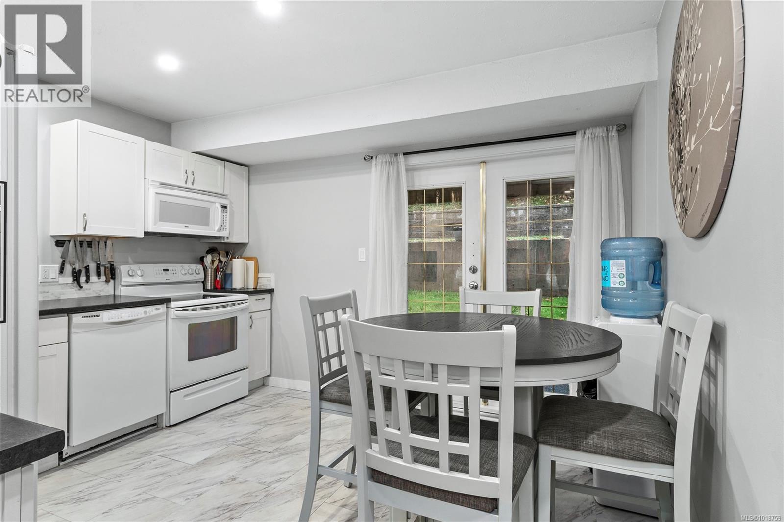 876 Springbok Rd, Campbell River