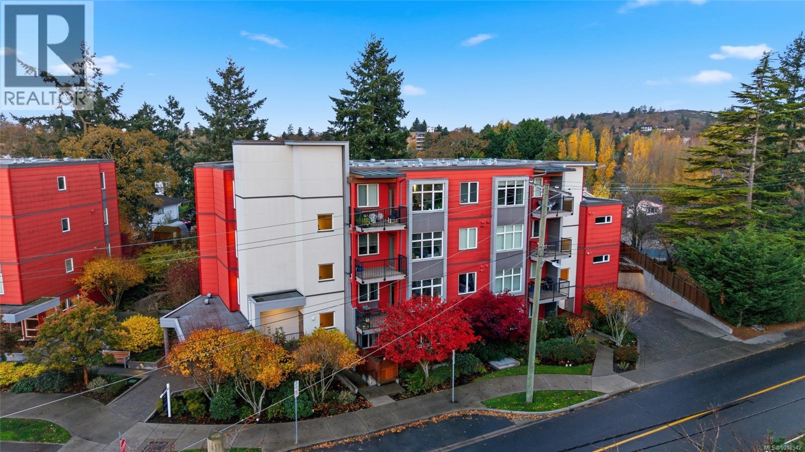 206 4040 Borden St, Saanich