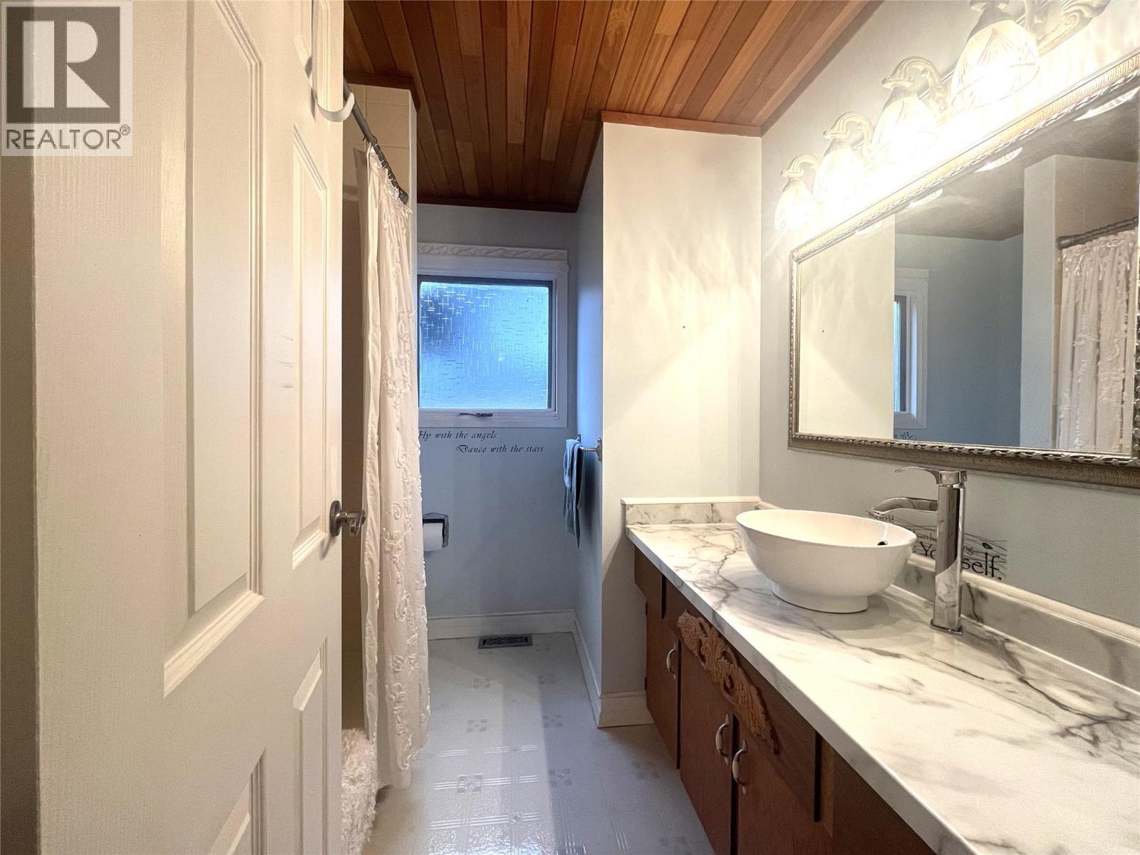 2392 Qu'Appelle Boulevard, Kamloops