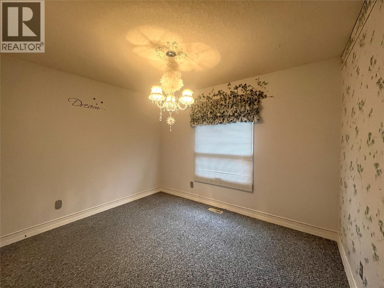 2392 Qu'Appelle Boulevard, Kamloops