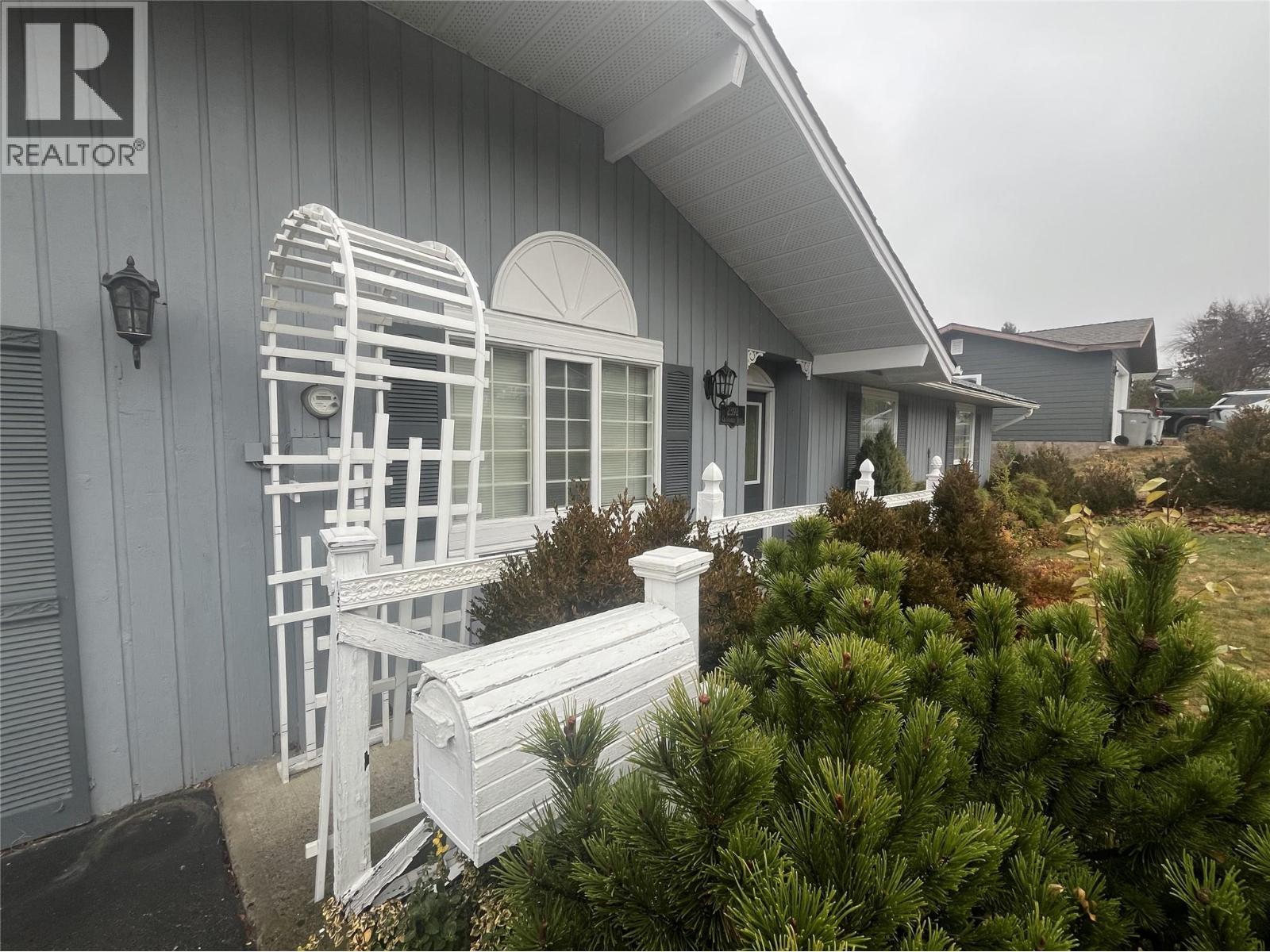 2392 Qu'Appelle Boulevard, Kamloops