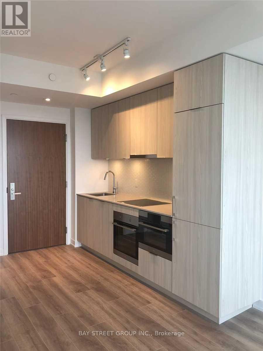 #1810 15 QUEENS QUAY E - 8