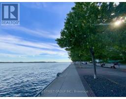 1810 - 15 Queens Quay E, Toronto, ON M5E0C5 Photo 13