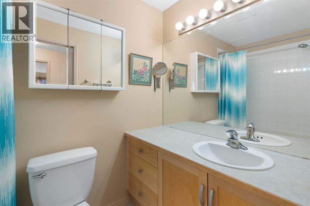 Single Family House for Sale in    Street SW Canyon Meadows Calgary 