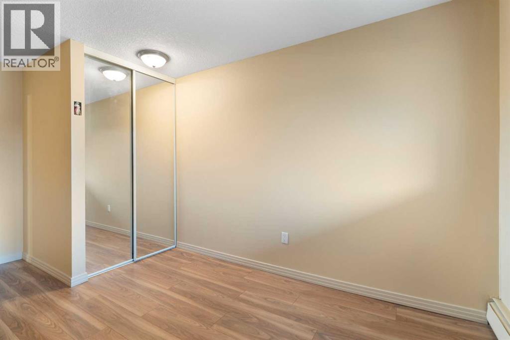 Single Family House for Sale in    Street SW Canyon Meadows Calgary 