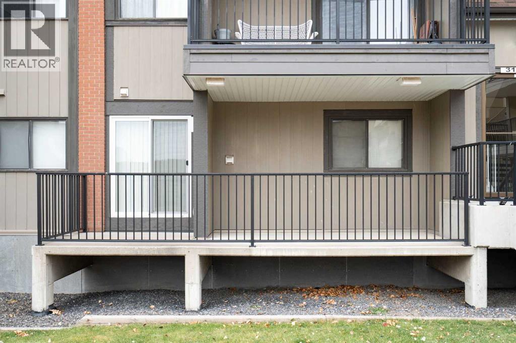 Single Family House for Sale in    Street SW Canyon Meadows Calgary 