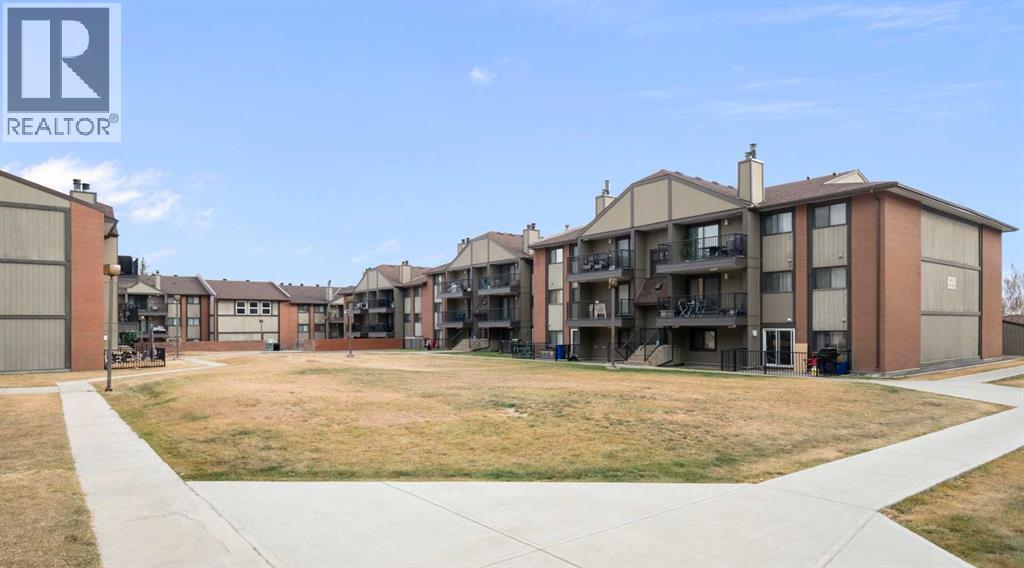 Single Family House for Sale in    Street SW Canyon Meadows Calgary 