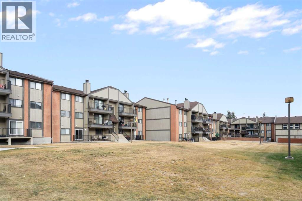 Single Family House for Sale in    Street SW Canyon Meadows Calgary 