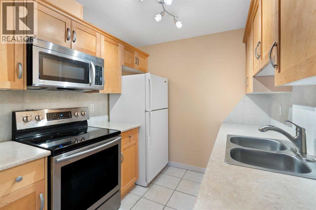 Single Family House for Sale in    Street SW Canyon Meadows Calgary 