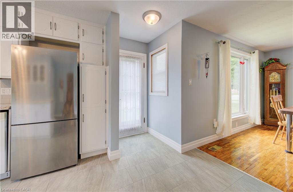 254 WELLINGTON Street W - 4