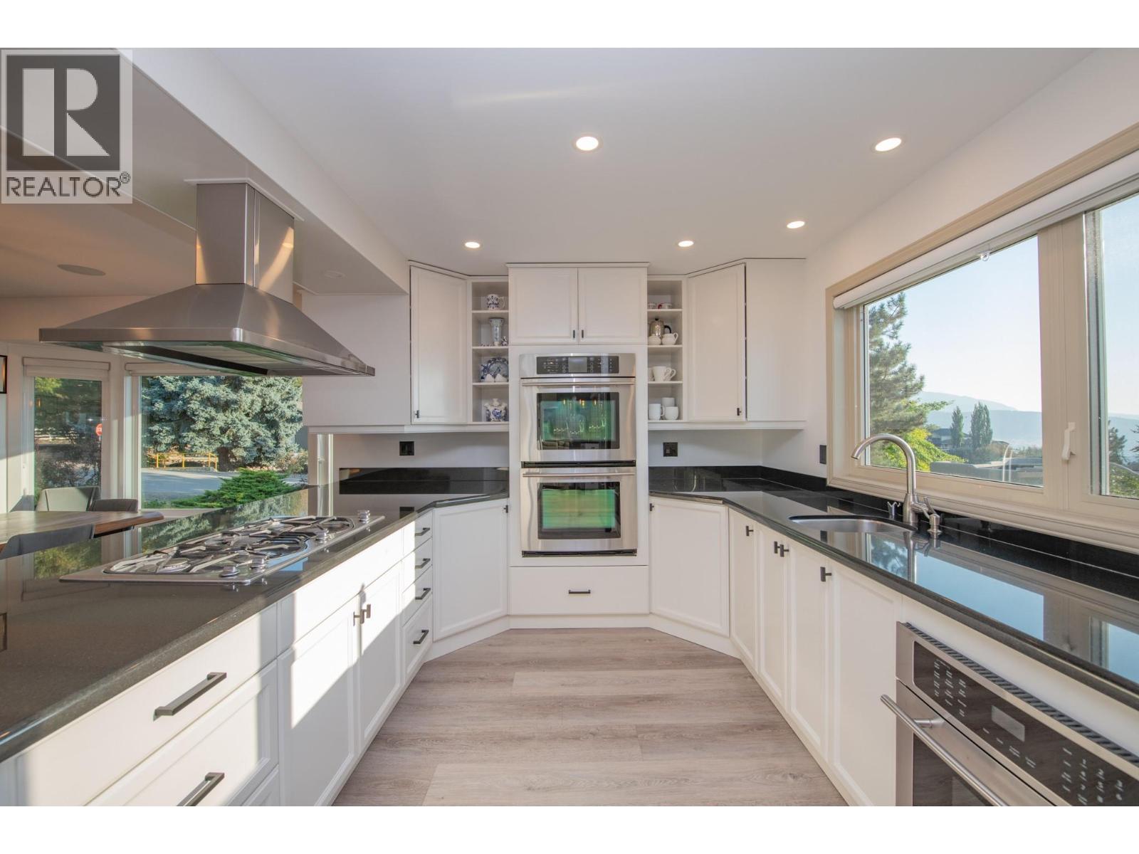 702 Cypress Drive, Coldstream