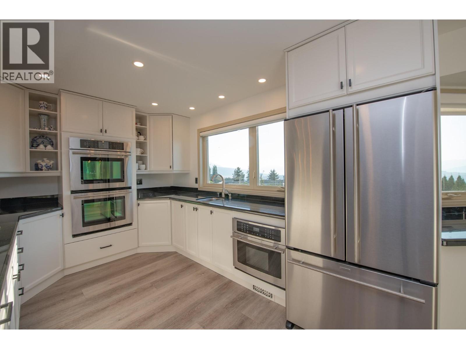 702 Cypress Drive, Coldstream