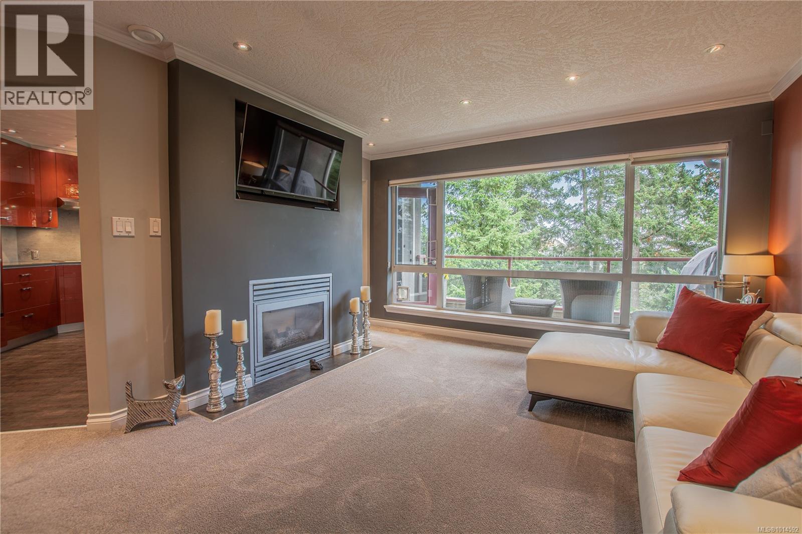 502 940 Boulderwood Rise, Saanich