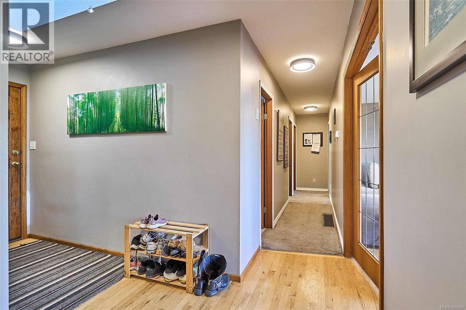 5422 Bayshore Dr, Nanaimo