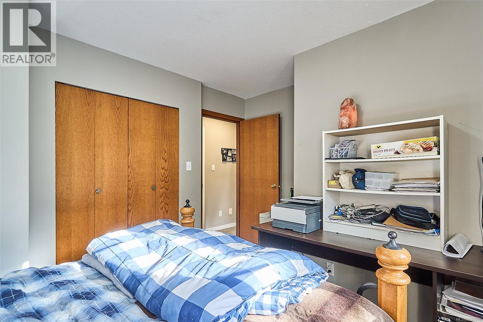 5422 Bayshore Dr, Nanaimo