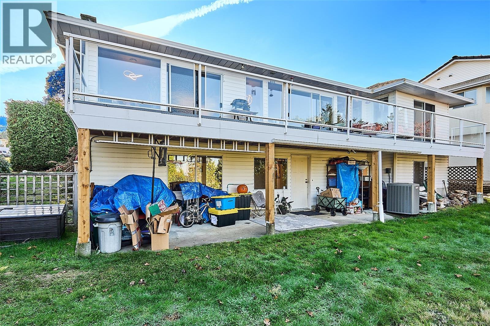 5422 Bayshore Dr, Nanaimo