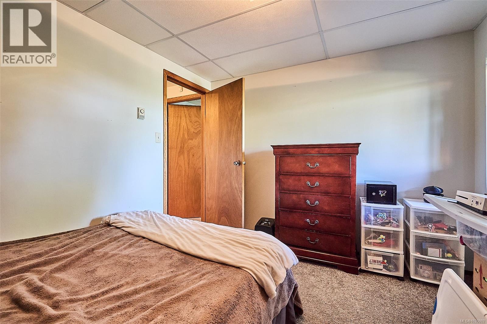 5422 Bayshore Dr, Nanaimo