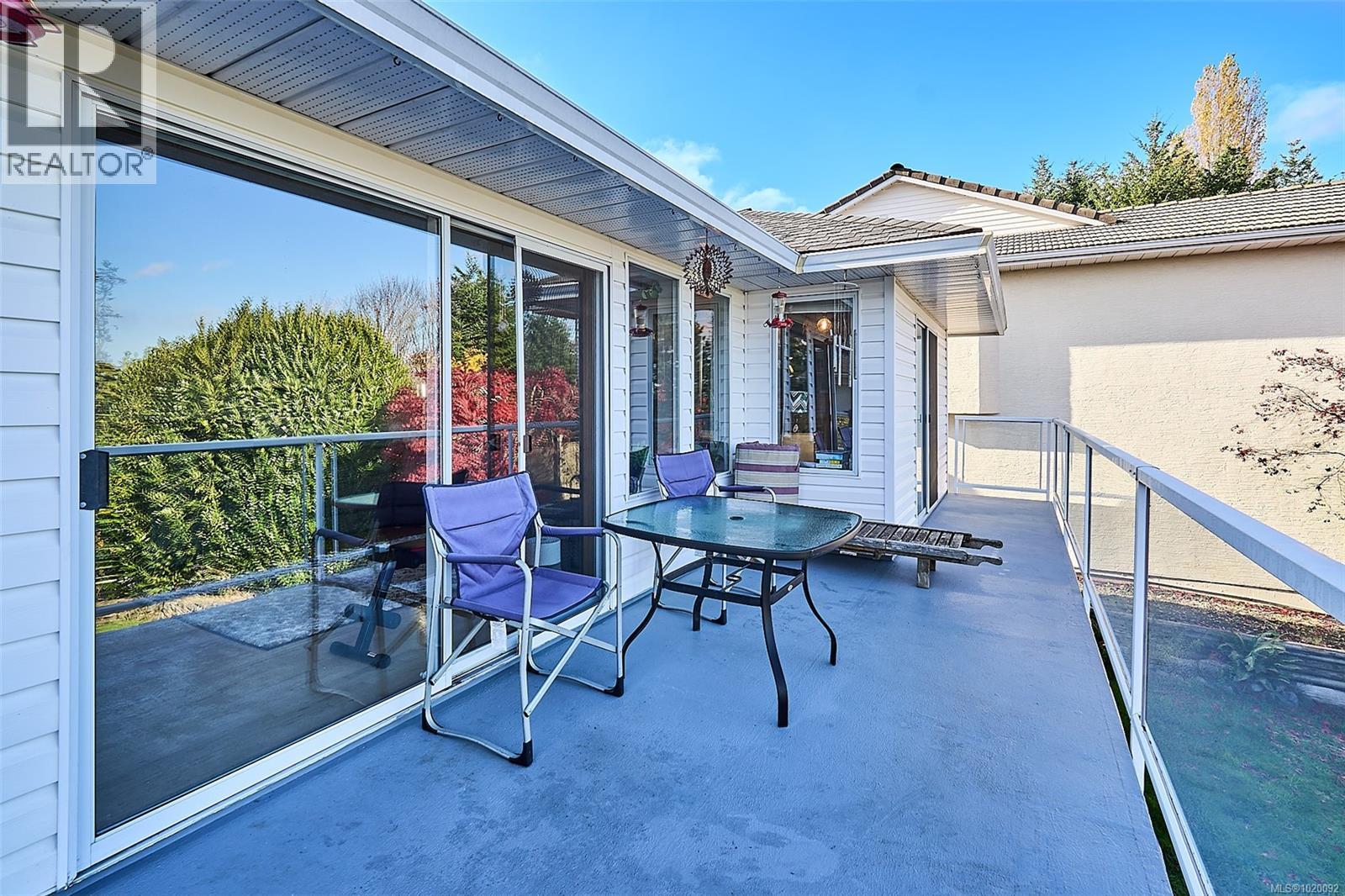 5422 Bayshore Dr, Nanaimo