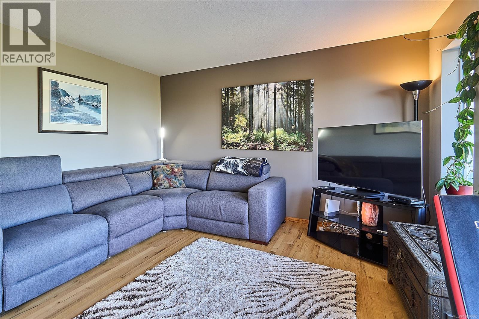 5422 Bayshore Dr, Nanaimo