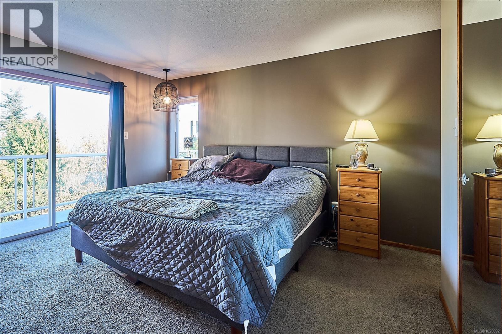 5422 Bayshore Dr, Nanaimo