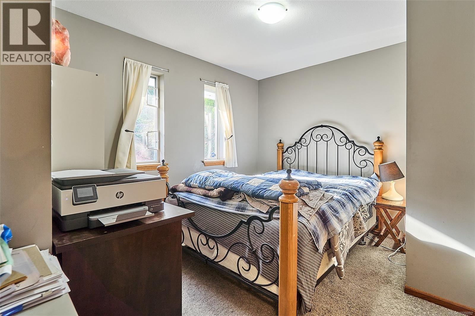 5422 Bayshore Dr, Nanaimo