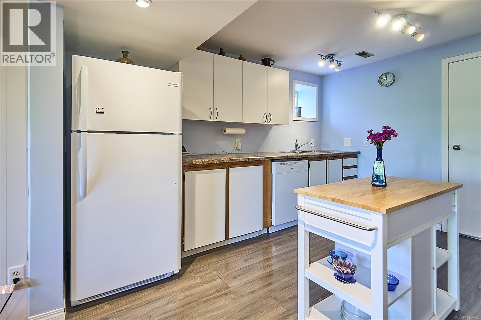 5422 Bayshore Dr, Nanaimo