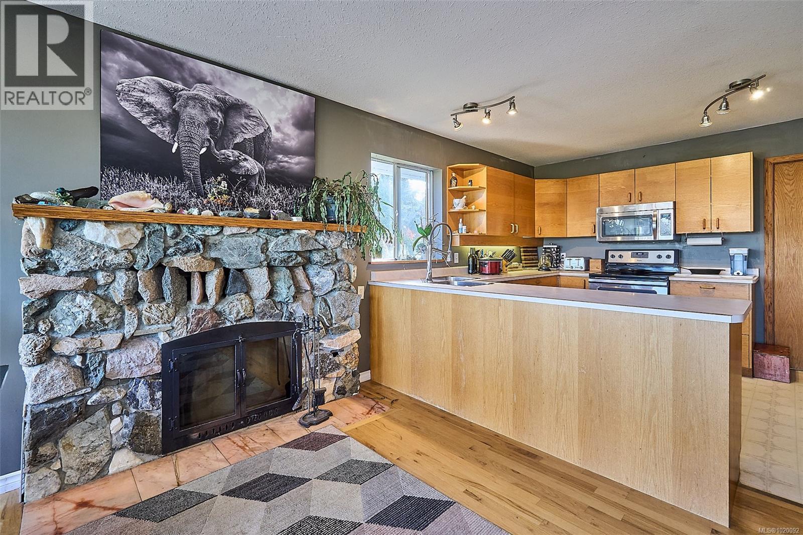 5422 Bayshore Dr, Nanaimo