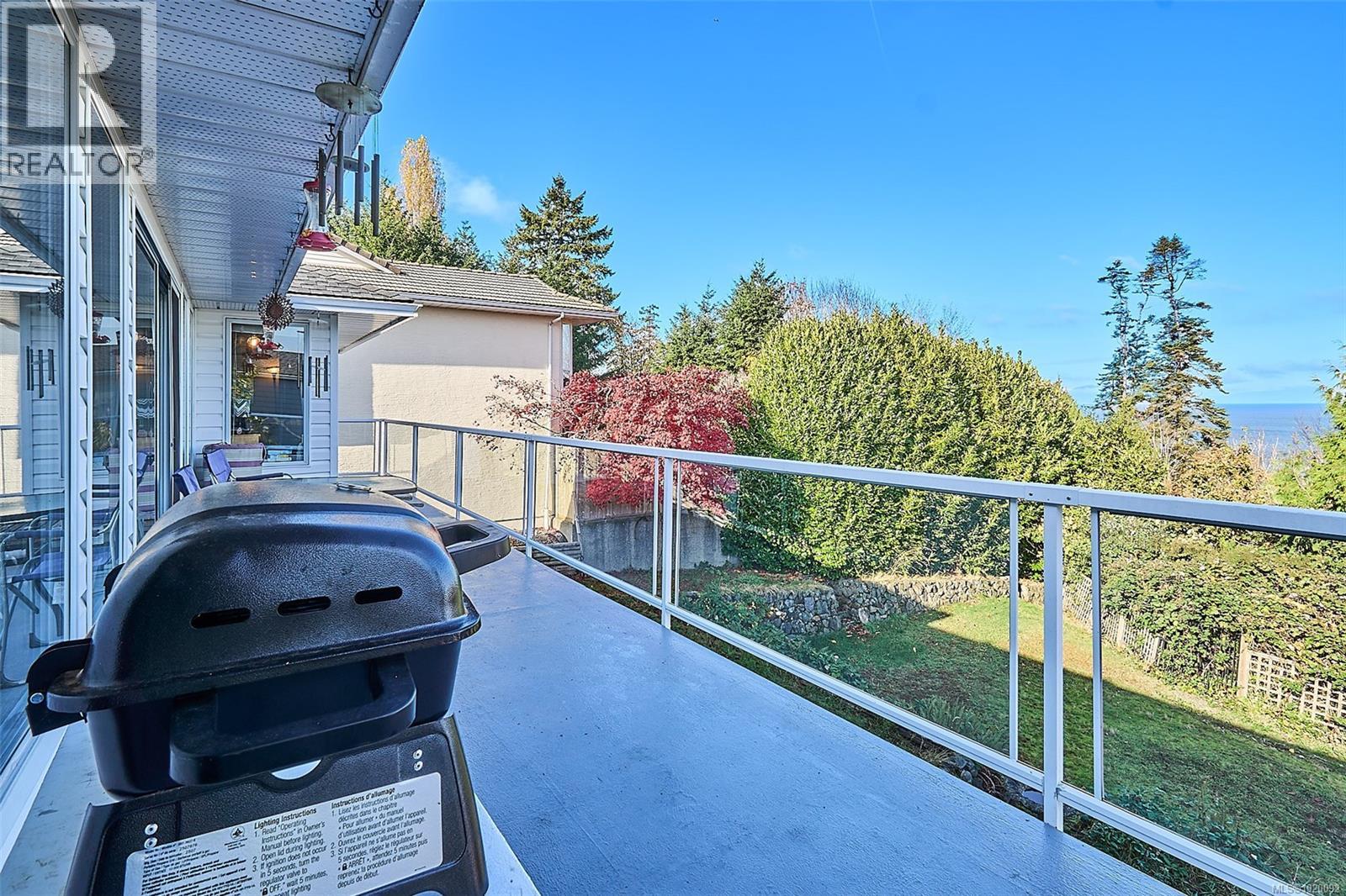 5422 Bayshore Dr, Nanaimo