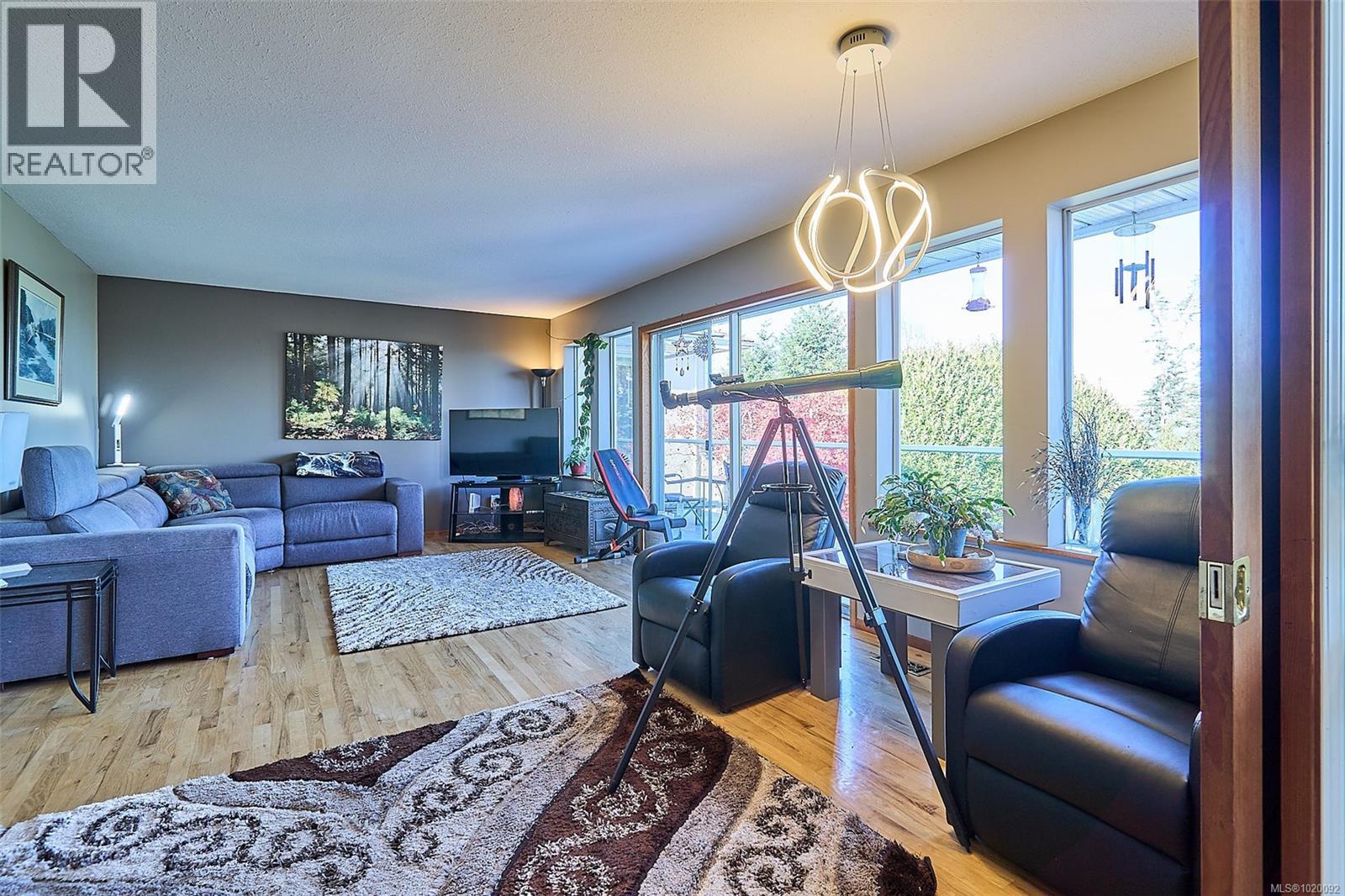 5422 Bayshore Dr, Nanaimo